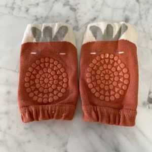 (FREE with bundle purchase) Baby knee pads